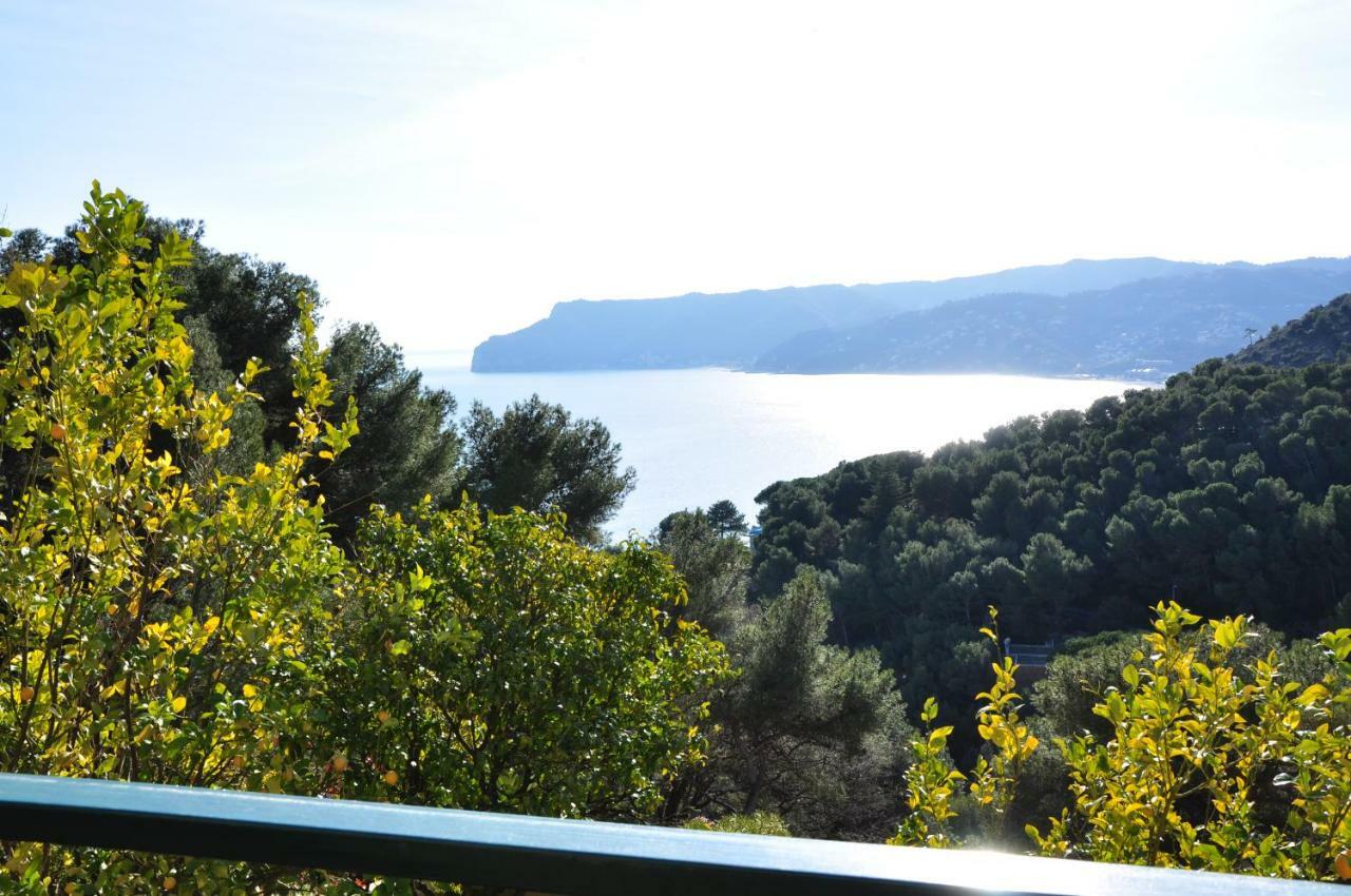 Una Spettacolare Vista Mare - Casa Con Jacuzzi Bergeggi Luaran gambar